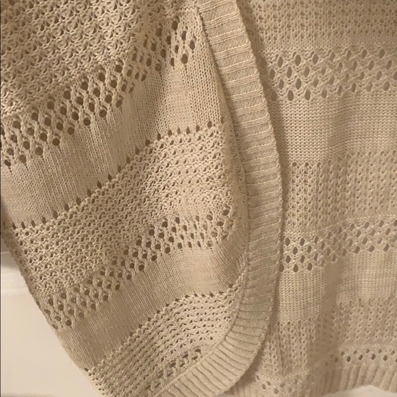 Cream eyelet-style cardigan - Picture 3 of 3
